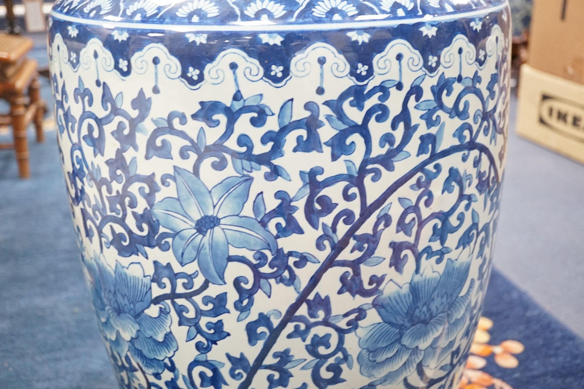 A large Chinese blue and white vase 92cm